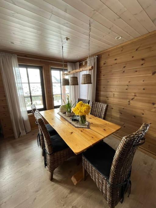 נורדפיורדייד Cabin In Beautiful Surroundings At Harpefossen מראה חיצוני תמונה