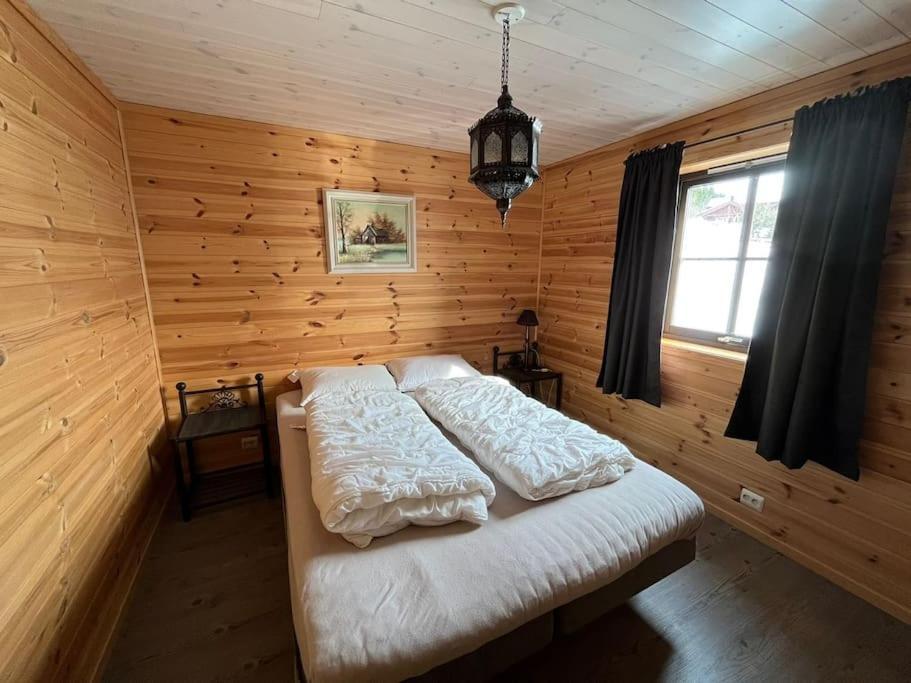נורדפיורדייד Cabin In Beautiful Surroundings At Harpefossen מראה חיצוני תמונה