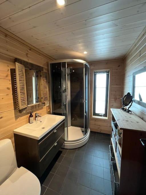 נורדפיורדייד Cabin In Beautiful Surroundings At Harpefossen מראה חיצוני תמונה