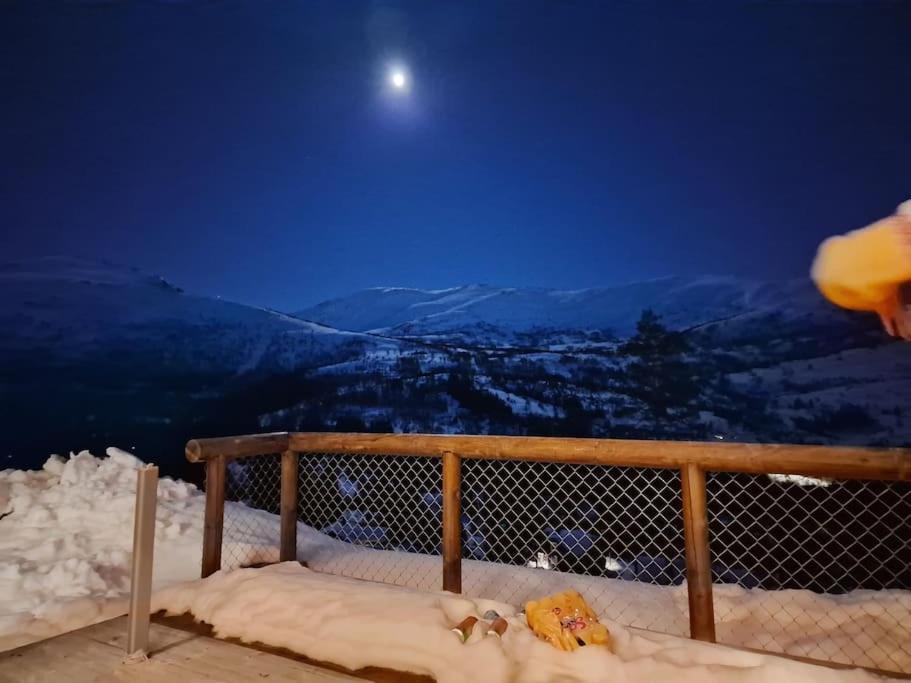 נורדפיורדייד Cabin In Beautiful Surroundings At Harpefossen מראה חיצוני תמונה